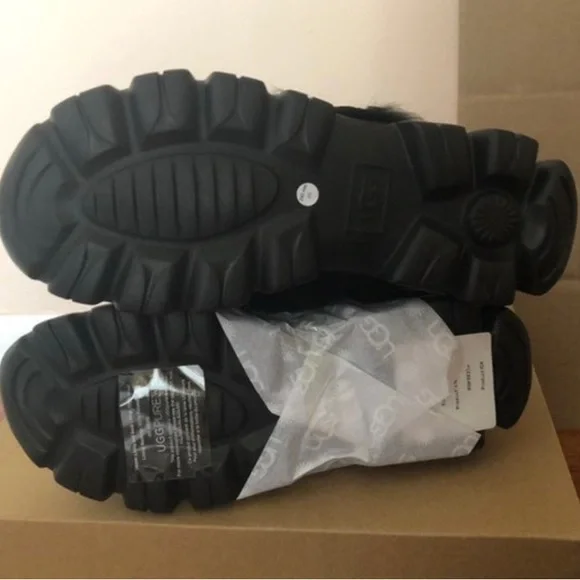 UGG fluff chunky sole black boot. Suede zipper bootie. Size: 5